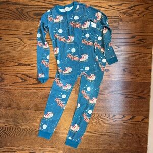 Hanna Andersson Pajamas with Santa Print - Blue